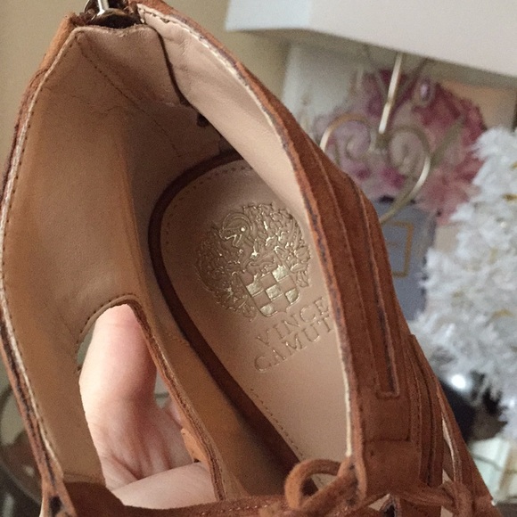 VINCE CAMUTO Genuine Suede Heels - Picture 8 of 9